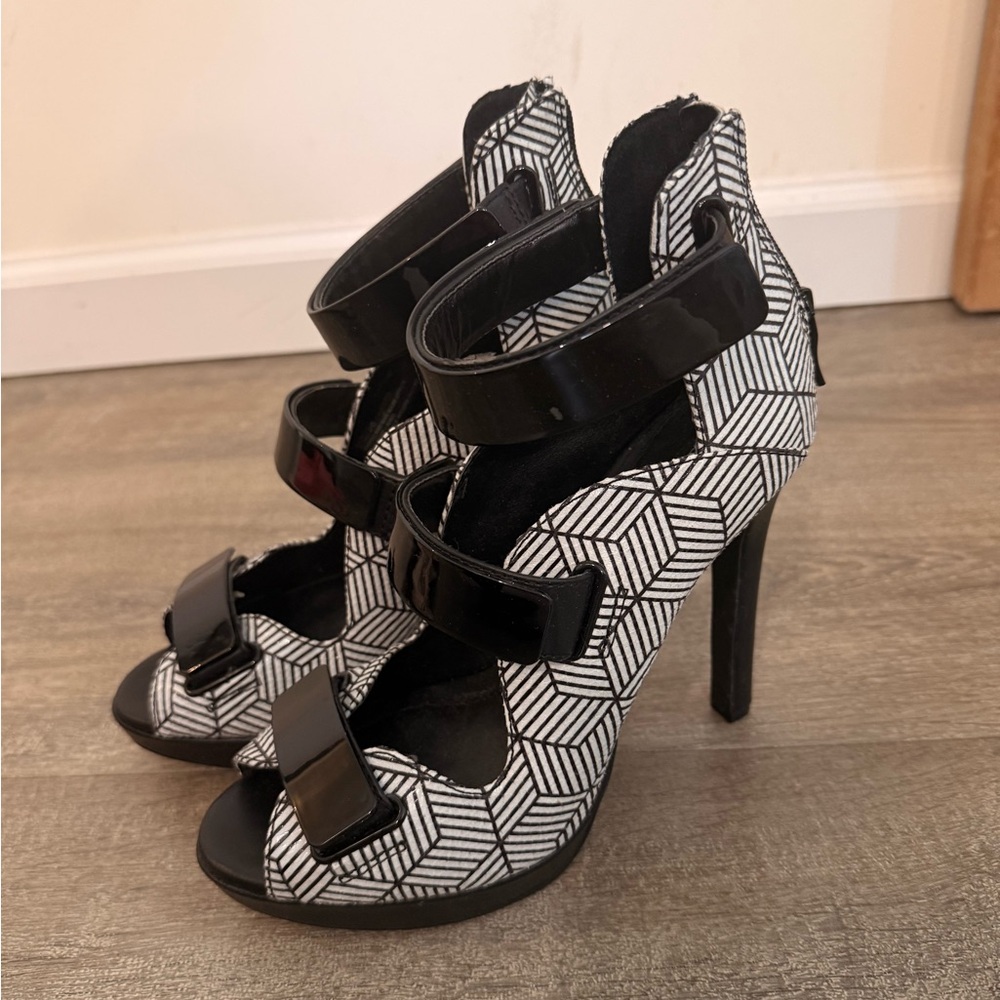BCBG Black and White Geometric Heels